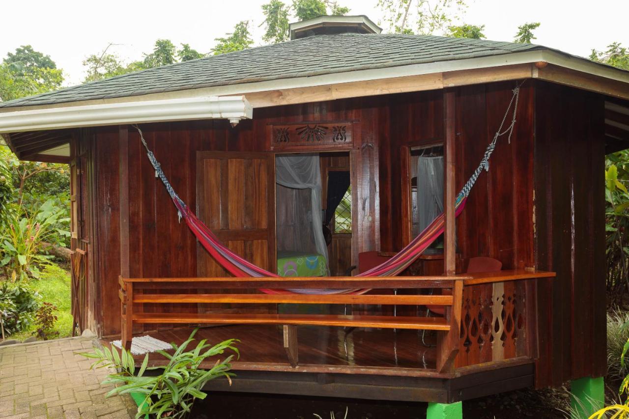 Ache Lodge